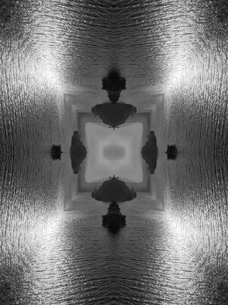 Gespiegeltes Bild - 8924